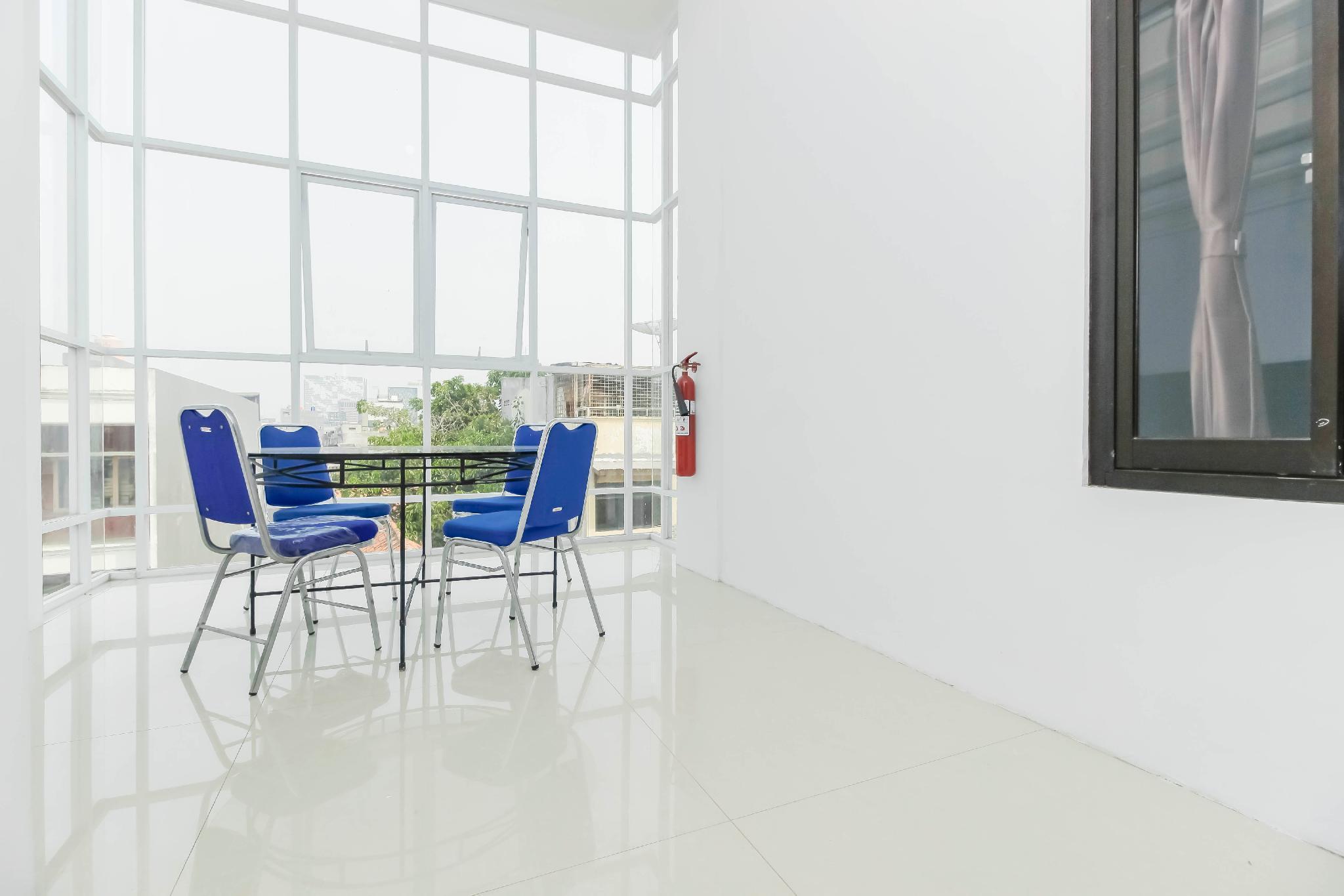 Reddoorz Near Hayam Wuruk Plaza Hotel Jakarta Exterior photo